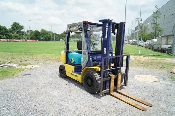 KOMATSU รุ่น FG20LC // 2ตัน KOMATSU รุ่น FG20LC // 2ตัน