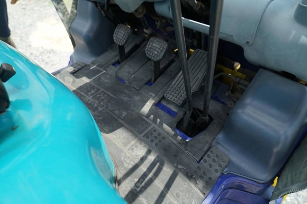 KOMATSU รุ่น FG20LC // 2ตัน KOMATSU รุ่น FG20LC // 2ตัน