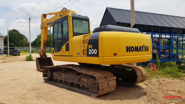 ขายรถแบคโฮ KOMATSU PC200-8 สภาพเทพบุตร รถสวย เดิม ๆ บอดี้ สี สวยมาก มีการใช้งานและดูแลรักษาดี