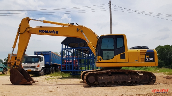 ขายรถแบคโฮ KOMATSU PC200-8 สภาพเทพบุตร รถสวย เดิม ๆ บอดี้ สี สวยมาก มีการใช้งานและดูแลรักษาดี