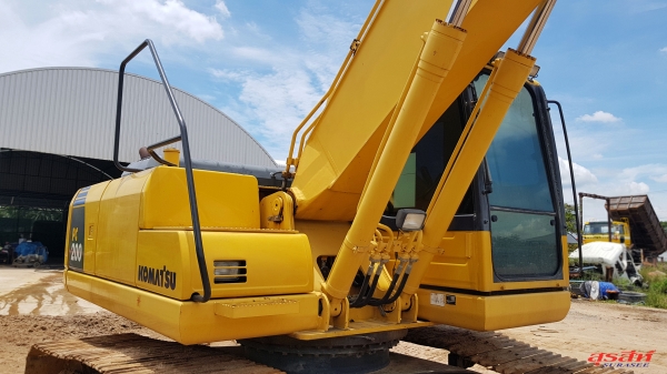 ขายรถแบคโฮ KOMATSU PC200-8 สภาพเทพบุตร รถสวย เดิม ๆ บอดี้ สี สวยมาก มีการใช้งานและดูแลรักษาดี