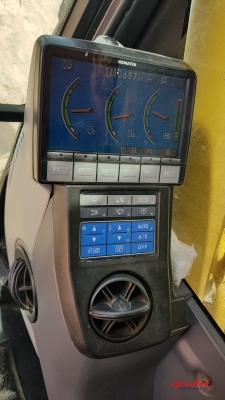 ขายรถแบคโฮ KOMATSU PC200-8 รถใช้ในสนามกอร์ฟ ซีเรียลสูง สภาพดี พร้อมใช้งาน