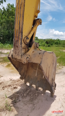 ขายรถแบคโฮ KOMATSU PC200-8 รถใช้ในสนามกอร์ฟ ซีเรียลสูง สภาพดี พร้อมใช้งาน