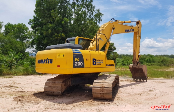ขายรถแบคโฮ KOMATSU PC200-8 รถใช้ในสนามกอร์ฟ ซีเรียลสูง สภาพดี พร้อมใช้งาน