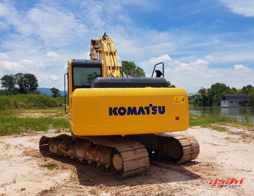 ขายรถแบคโฮ KOMATSU PC200-8 รถใช้ในสนามกอร์ฟ ซีเรียลสูง สภาพดี พร้อมใช้งาน