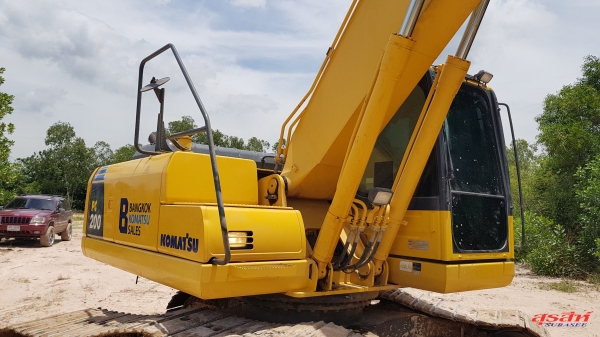 ขายรถแบคโฮ KOMATSU PC200-8 รถใช้ในสนามกอร์ฟ ซีเรียลสูง สภาพดี พร้อมใช้งาน