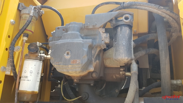 ขายรถแบคโฮ KOMATSU PC200-8 รถใช้ในสนามกอร์ฟ ซีเรียลสูง สภาพดี พร้อมใช้งาน