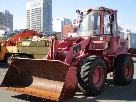 ขายรถตักล้อยาง CATERPILLAR 910F ขั่วโมงน้อย นำเข้าจากญี่ปุ่นพร้อมใช้ครับ สนใจติดต่อ 063-9316985 ID LINE : 0639316985