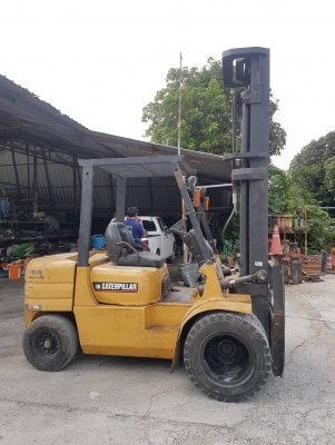 ขายด่วนรถยก 3.0 ตัน เสา 7.0 เมตร ขายด่วนรถยก 3.0 ตัน เสา 7.0 เมตร