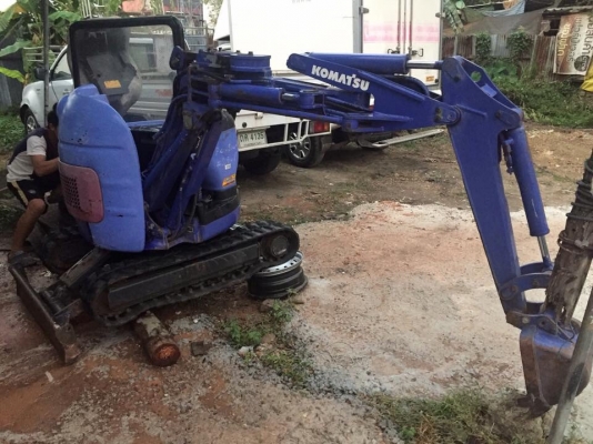 ขายรถแม็คโค ยี่ห้อ โคมัสสุ ยูยู  เครื่องดีเซล