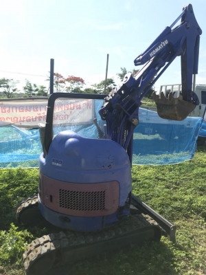 ขายรถแม็คโค ยี่ห้อ โคมัสสุ ยูยู  เครื่องดีเซล