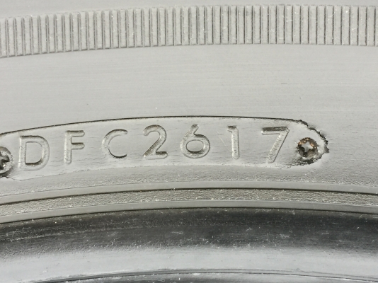 ยาง Bridgestone 265 65 17 กลางปี17 ดอกเต็ม ใช้ยาว ราคาไม่แพง
