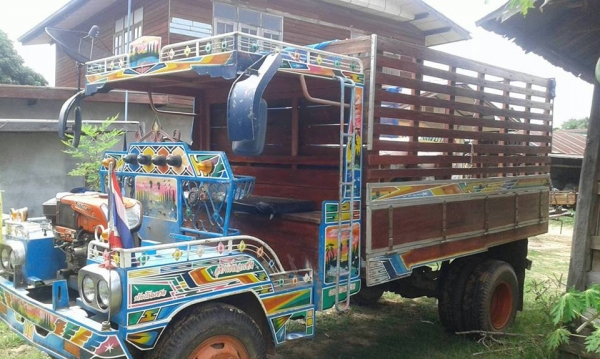 ขายรถอีแต๋น 6 ล้อไม่ ดั้ม