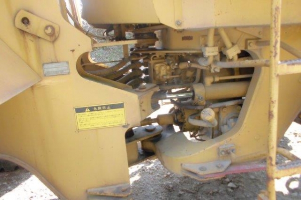 รถตักล้อยาง CAT 936 E รถตักล้อยาง CAT 936 E