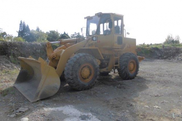 รถตักล้อยาง CAT 936 E รถตักล้อยาง CAT 936 E