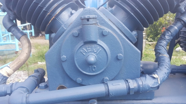 ปั้มลมมือสอง 10 แรง MEJI แท้หัวปั้มยัง มอเตอร์ยังใช้งานได้ดี ปั้มลมมือสอง 10 แรง MEJI แท้หัวปั้มยัง มอเตอร์ยังใช้งานได้ดี