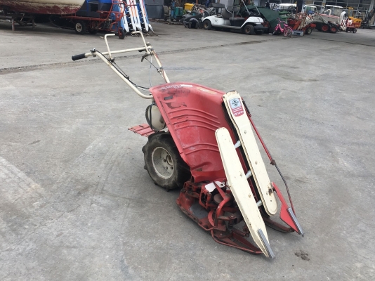 รถเกี่ยวข้าว มัดคอรวงแบบเดินตาม YANMAR รุ่น YB100 รถเกี่ยวข้าว มัดคอรวงแบบเดินตาม YANMAR รุ่น YB100