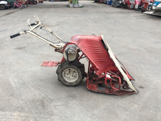 รถเกี่ยวข้าว มัดคอรวงแบบเดินตาม YANMAR รุ่น YB100 รถเกี่ยวข้าว มัดคอรวงแบบเดินตาม YANMAR รุ่น YB100