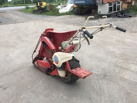 รถเกี่ยวข้าว มัดคอรวงแบบเดินตาม YANMAR รุ่น YB100 รถเกี่ยวข้าว มัดคอรวงแบบเดินตาม YANMAR รุ่น YB100