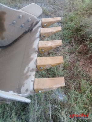 ขายรถแบ็คโฮ KOMATSU PC130-8 ใช้งาน 8 พันชั่วโมง สภาพนางฟ้า เอกสารเล่มทะเบียน ขายรถแบ็คโฮ KOMATSU PC130-8 ใช้งาน 8 พันชั่วโมง สภาพนางฟ้า เอกสารเล่มทะเบียน