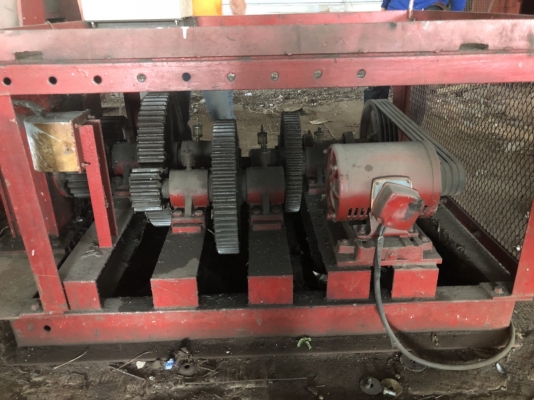 ขายม้วน8ฟุต12มิลญี่ปุ่นลูกกลิ้งตัน9นิ้วลูกบนลูกล่าง7นิ้วพร้อมใช้ครับ