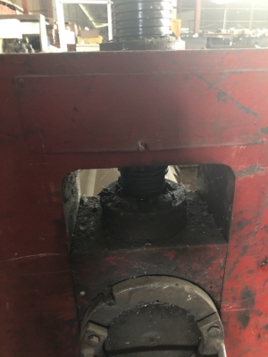 ขายม้วน8ฟุต12มิลญี่ปุ่นลูกกลิ้งตัน9นิ้วลูกบนลูกล่าง7นิ้วพร้อมใช้ครับ