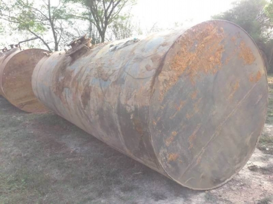 มี 5 ถัง ถังละ 58,000 บาท ถังน้ำมันขนาด 20,000 ลิตร  ยาว 6.2 เมตร สูง 2.1 เมตร  (เพิ่งเอาขึ้นมาจากพื้นดิน ปั้ม ปตท .สกลนคร)  รถอยู่  สกลนคร  โทร 0610710295