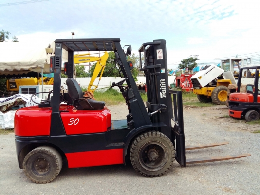 ขายรถโฟล์คลิฟท์ TAILIFT รุ่น FG30 สนใจติดต่อ 086-324-1992