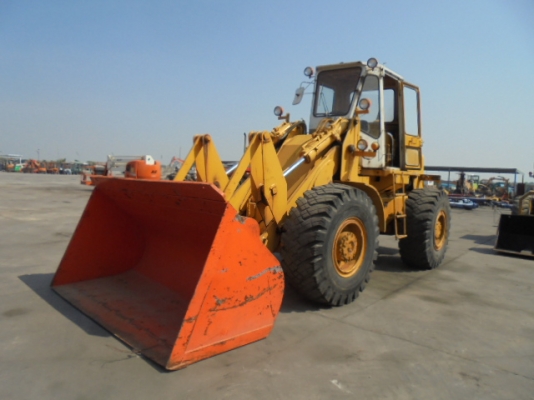 ขายรถตักล้อยาง KOBELCO 645N (เอวอ่อน สภาพดี)