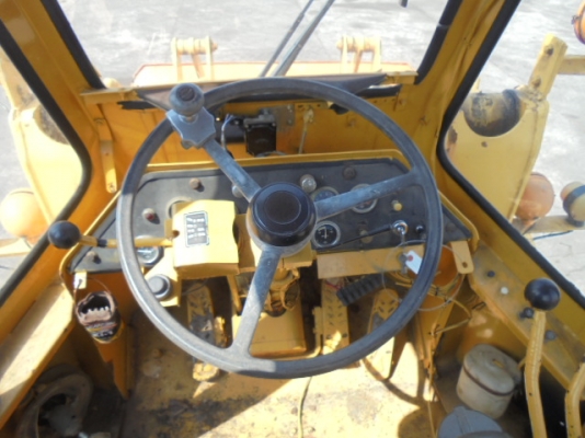 ขายรถตักล้อยาง KOBELCO 645N (เอวอ่อน สภาพดี)