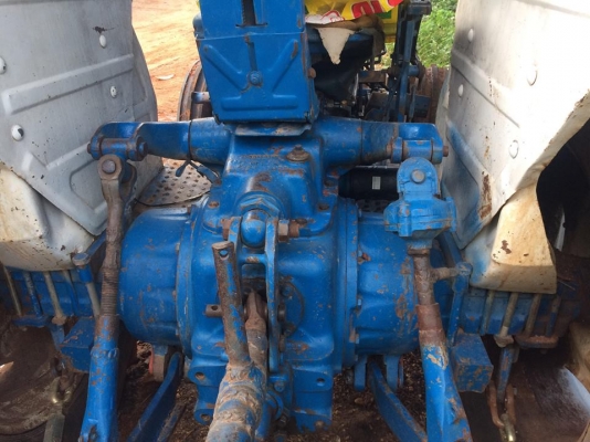 ขายรถไถฟอร์ดเล่มทะเบียนพร้อมโอน อุปกรณ์3อย่างเครื่องฟิตใหม่