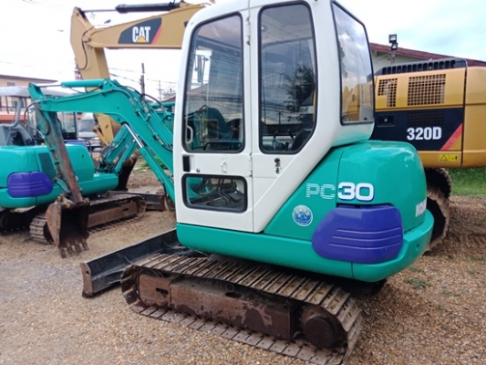 ขายรถขุดนำเข้าจากประเทศญี่ปุ่น komatsu pc30-7 หัวเก๋ง แทรกเหล็ก สนใจติดต่อสอบถาม 092-3309229 อีด