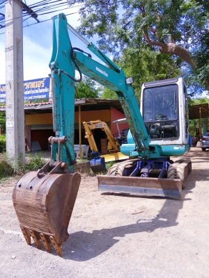 KOMATSU 30-7E ขนาดPC-30 <มีVDOให้ชม>รถเก่านอกมีเอกสารอินวอย☎️ติดต่อ 085-5632278 <ราคาต่อรองได้>