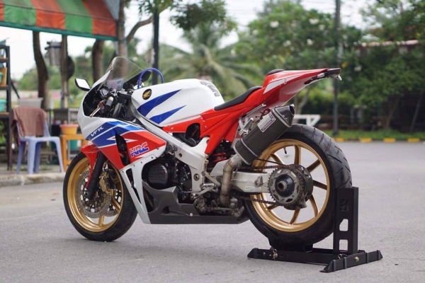 ร้าน วุฒิ นนบุรี ขาย HONDA VFR NC30 เฟริ่งแต่ง CBR1000 y08 ร้าน วุฒิ นนบุรี ขาย HONDA VFR NC30 เฟริ่งแต่ง CBR1000 y08