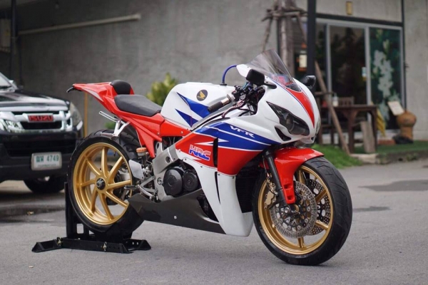 ร้าน วุฒิ นนบุรี ขาย HONDA VFR NC30 เฟริ่งแต่ง CBR1000 y08 ร้าน วุฒิ นนบุรี ขาย HONDA VFR NC30 เฟริ่งแต่ง CBR1000 y08