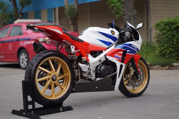 ร้าน วุฒิ นนบุรี ขาย HONDA VFR NC30 เฟริ่งแต่ง CBR1000 y08 ร้าน วุฒิ นนบุรี ขาย HONDA VFR NC30 เฟริ่งแต่ง CBR1000 y08