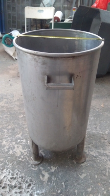 ถังสแตนเลสกว้างตามรุป ถังสแตนเลสกว้างตามรุป