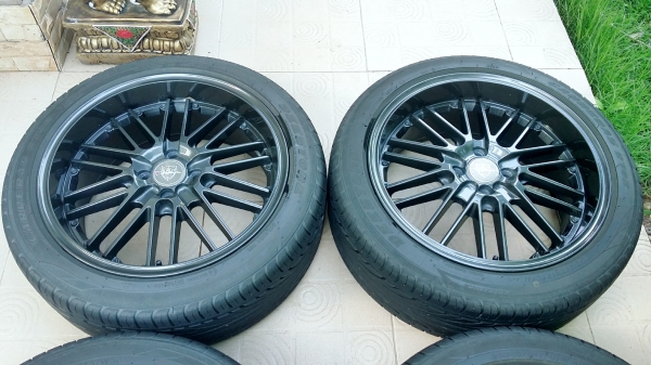 แม็กเก๋ง ขอบ17 4รู100 กว้าง7/7.5 et40/38 พร้อมยางดีสโตน 215 45R17 ปี17