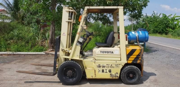 ขายด่วน125,000รถยกTOYOTA5FG25ยก2.5ตันเสาสูง3เมตรรถนอกนำเข้ายังไม่เคยใช้งานในเมืองไทยเลย