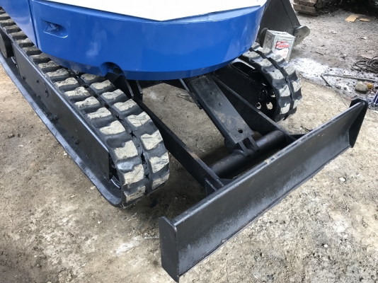 Komatsu pc28uuสภาพดีเก่าญี่ปุ่นมีใบอินวอยไม่เคยใช้ในไทย Komatsu pc28uuสภาพดีเก่าญี่ปุ่นมีใบอินวอยไม่เคยใช้ในไทย