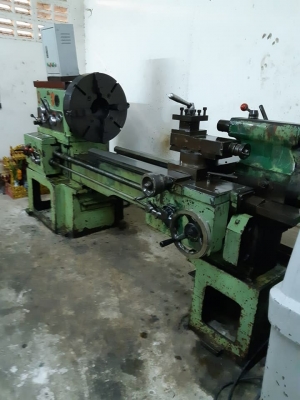 ขายเครื่องกลึงญี่ปุ่นสวิง600กลึงงานยาว1.3เมตร7ฟุตรูเพลา2นิ้วครึ่ง