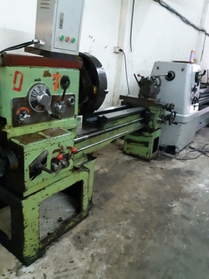 ขายเครื่องกลึงญี่ปุ่นสวิง600กลึงงานยาว1.3เมตร7ฟุตรูเพลา2นิ้วครึ่ง