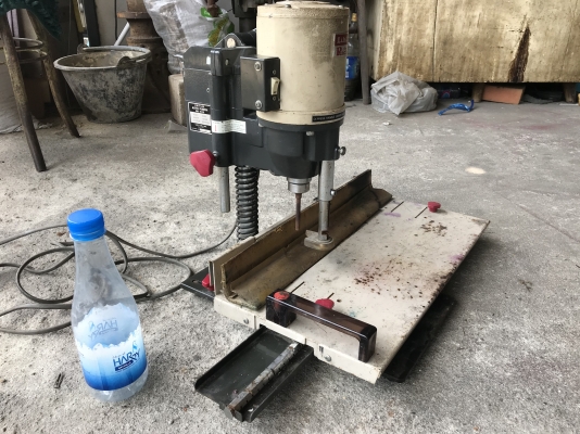 ขายแท่นสว่านเจาะขนาดเล็ก( Paper Drill ) Lihit lab 100W 220V made in Japan พร้อมรางปรับซ้ายขวา สภาพสวย พร้อมใช้งาน ราคา 3,500 บาท