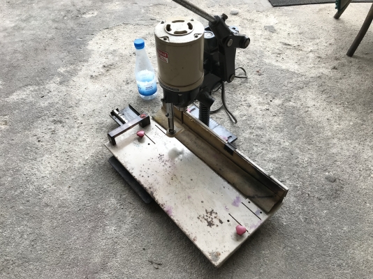 ขายแท่นสว่านเจาะขนาดเล็ก( Paper Drill ) Lihit lab 100W 220V made in Japan พร้อมรางปรับซ้ายขวา สภาพสวย พร้อมใช้งาน ราคา 3,500 บาท