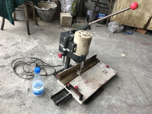 ขายแท่นสว่านเจาะขนาดเล็ก( Paper Drill ) Lihit lab 100W 220V made in Japan พร้อมรางปรับซ้ายขวา สภาพสวย พร้อมใช้งาน ราคา 3,500 บาท