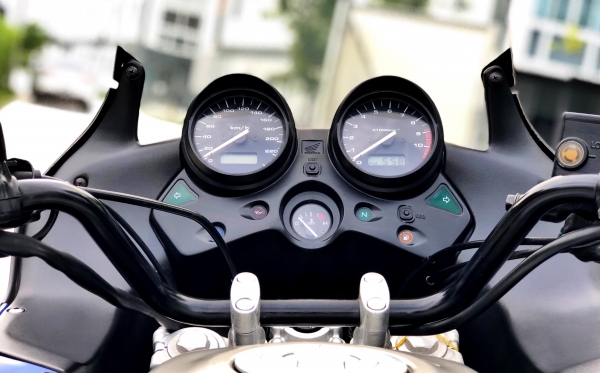 ขายครับ Honda Varadero 1,000 cc รถสะอาด สบายตา พร้อมใช้งานครับ ขายครับ Honda Varadero 1,000 cc รถสะอาด สบายตา พร้อมใช้งานครับ