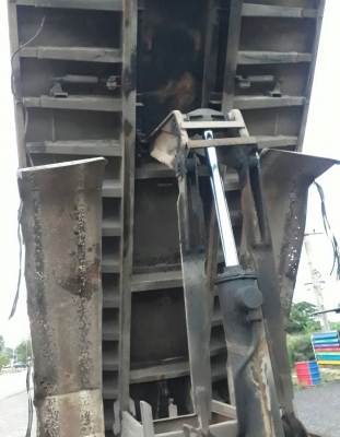 สิบล้อ ฮีโน่ FM 227LD EM100-220HP ดั้ม 2เพา <กะบะมีช่องว่าง-ติดเครน> แอร์ พ.เวอร์ ทิฟฟี  เครือง-เกียร์ เดิม ช่วงล่างเต็ม ยางดี รถห้าง สภาพดีใช้งานปกติ เล่ม,ทะเบียน พร้อมโอน