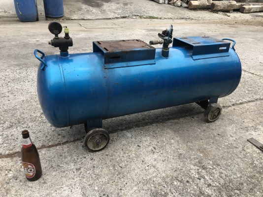 ขายถังลม Air compressor ขนาด 200 ลิตร สภาพสวยมาก พร้อมล้อ ราคา 6,800 บาท