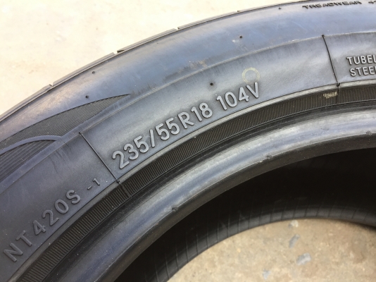 ยาง NITTO 235-55-18 ปี 13 ครบชุด 4 เส้น 7500 สภาพสวยๆไม่บวมไม่กินข้าง ดอกยางเหลือเยอะเอาไปวิ่งกันใด้ ยาง NITTO 235-55-18 ปี 13 ครบชุด 4 เส้น 7500 สภาพสวยๆไม่บวมไม่กินข้าง ดอกยางเหลือเยอะเอาไปวิ่งกันใด้