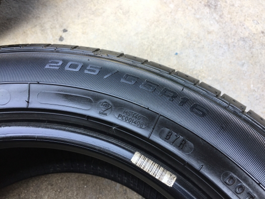 ยาง GOODYEAR 205-55-16 ปี 17 ครบชุด 4 เส้น 4000 สภาพสวยๆไม่บวมไม่กินข้าง ดอกยางเหลือเยอะเอาไปวิ่งกัน ยาง GOODYEAR 205-55-16 ปี 17 ครบชุด 4 เส้น 4000 สภาพสวยๆไม่บวมไม่กินข้าง ดอกยางเหลือเยอะเอาไปวิ่งกัน
